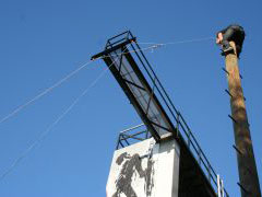 pamper_pole03.jpg
